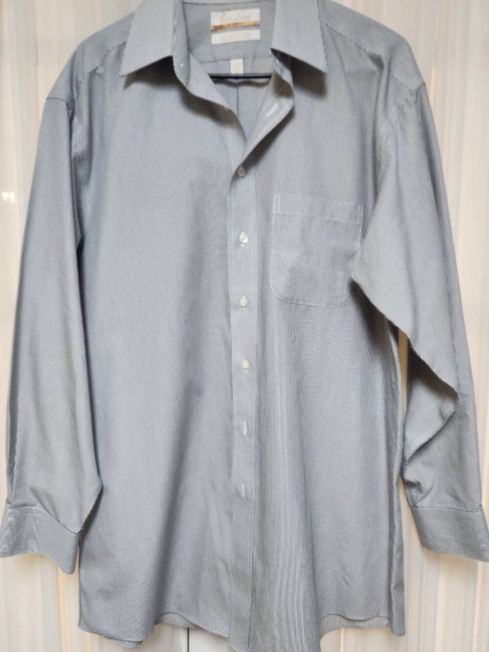 Roundtree & York Men's Pinstriped Dress Shirt Size 15.5/33